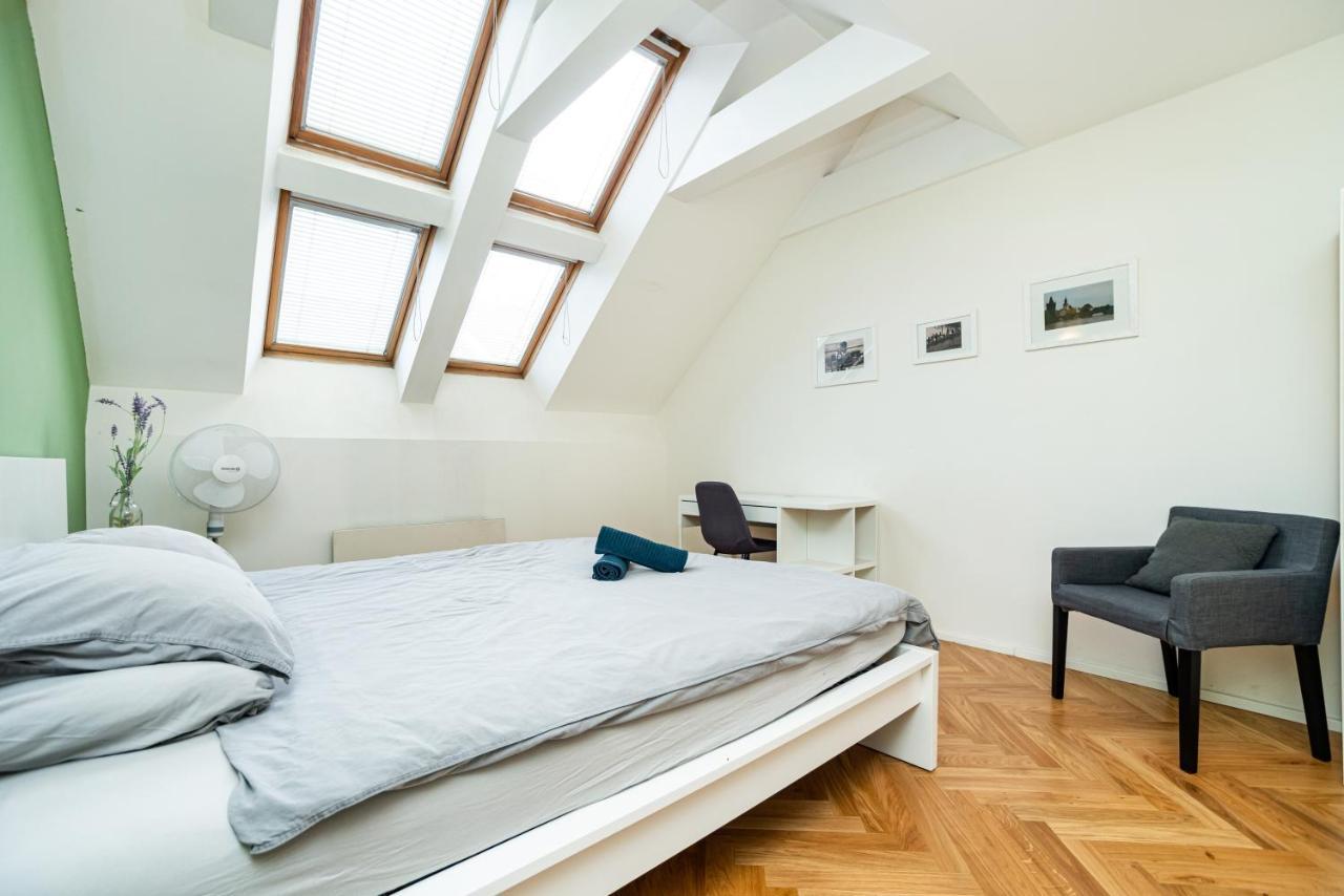 Central, Spacious, Modern 5 Bedrm Duplex W/Balcony Praga Esterno foto