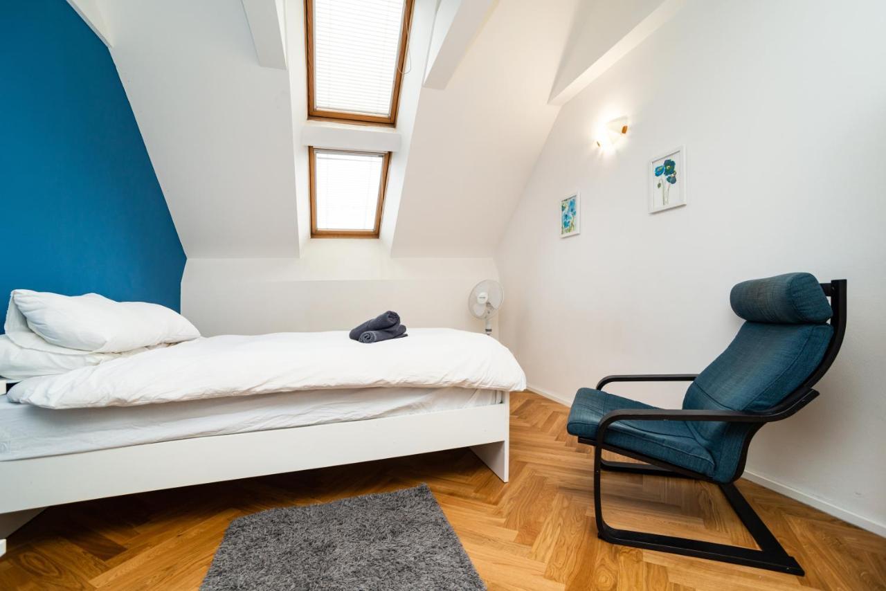 Central, Spacious, Modern 5 Bedrm Duplex W/Balcony Praga Esterno foto