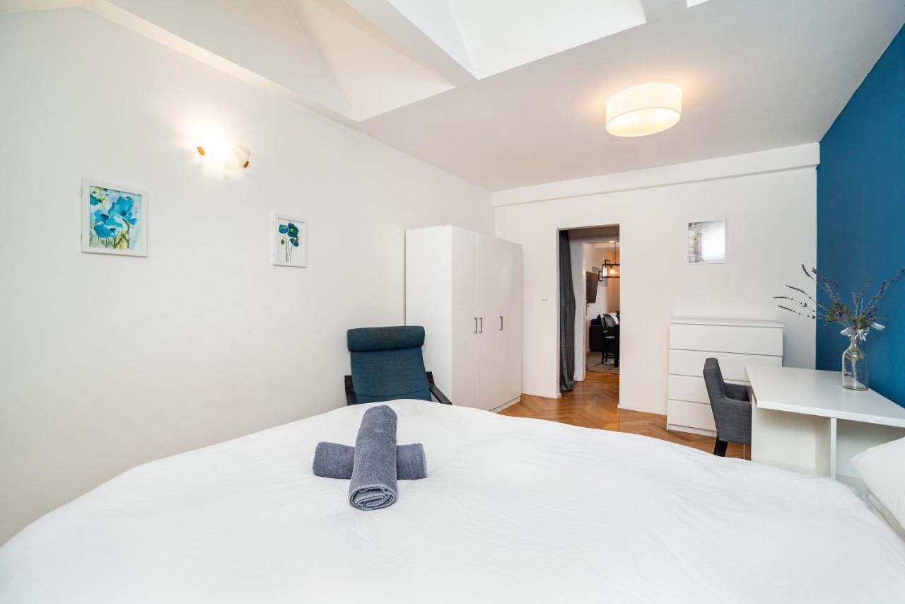 Central, Spacious, Modern 5 Bedrm Duplex W/Balcony Praga Esterno foto